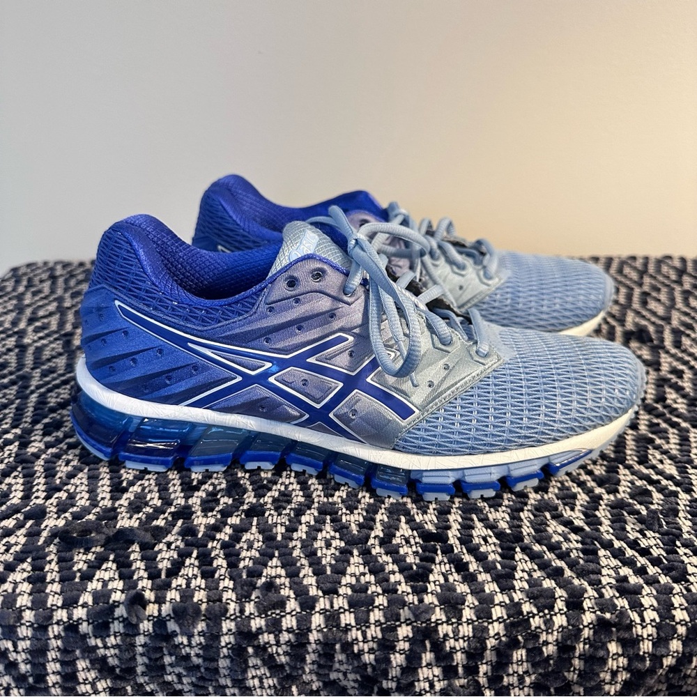 Asics Light Blue and Royal Blue Gradient Running Sneakers